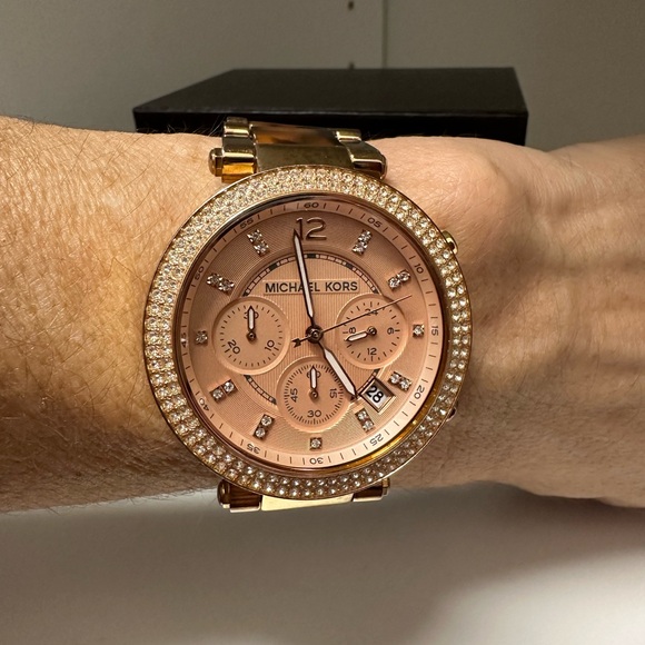 Michael Kors ParkerTortoise/Rose Gold Watch - Picture 7 of 8